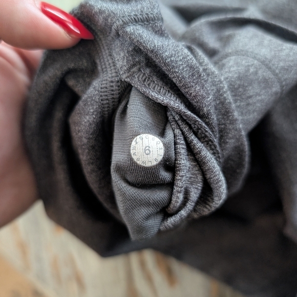 Lululemon Wunder Under Crop High Rise Luxtreme Gray Women's 6 - Picture 8 of 8